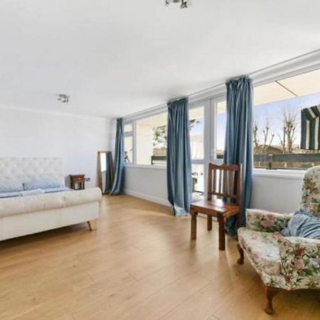 Brunswick Rooms Сътън Екстериор снимка